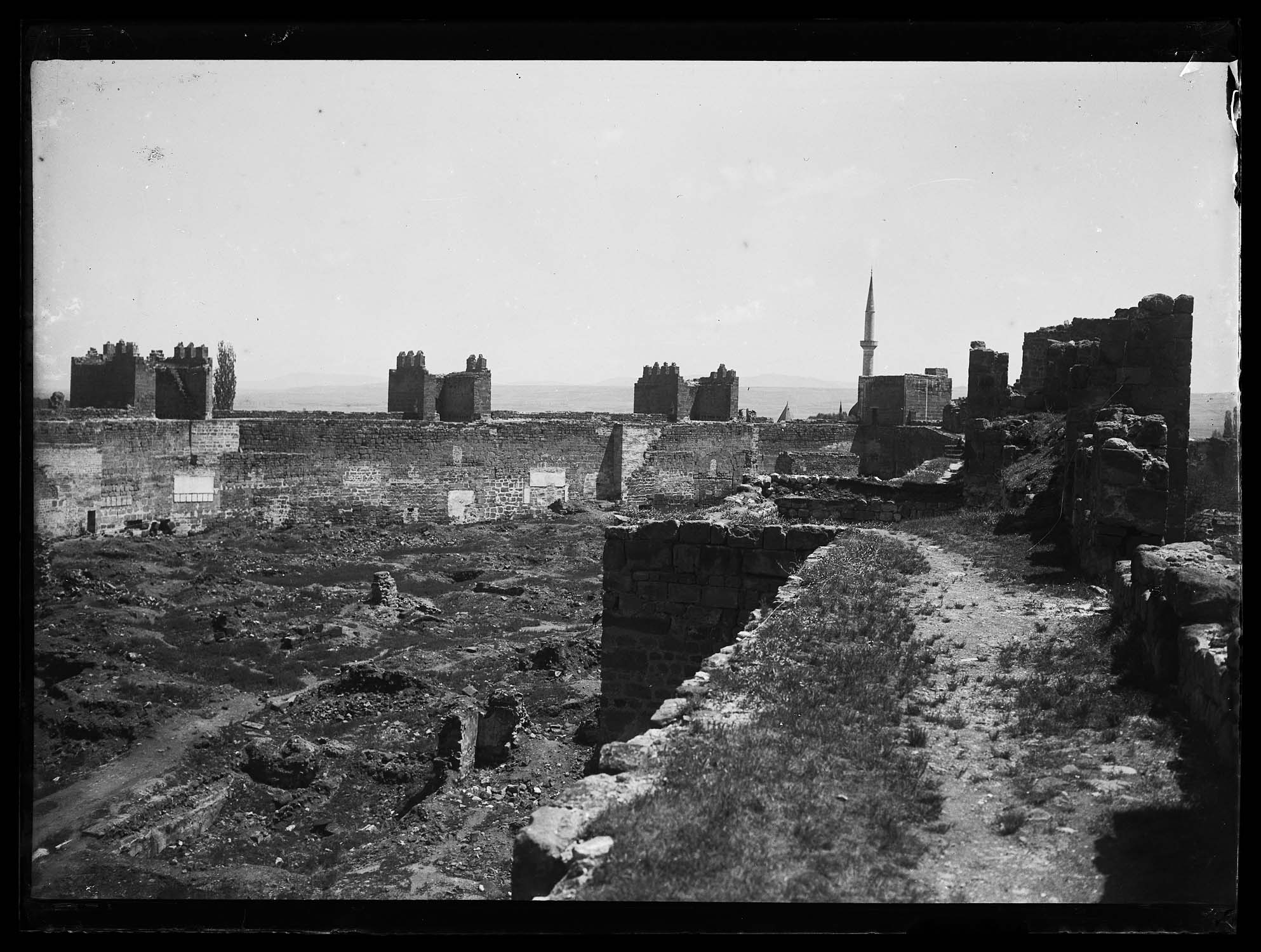Vue intérieure depuis le haut des remparts